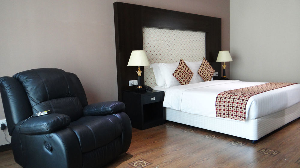 Crystal Palace Hotel Al-Manamah Bagian luar foto