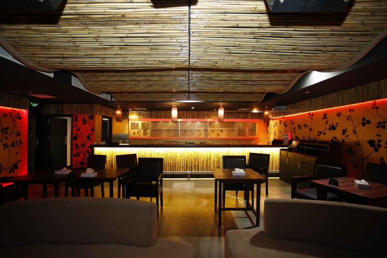 Crystal Palace Hotel Al-Manamah Bagian luar foto