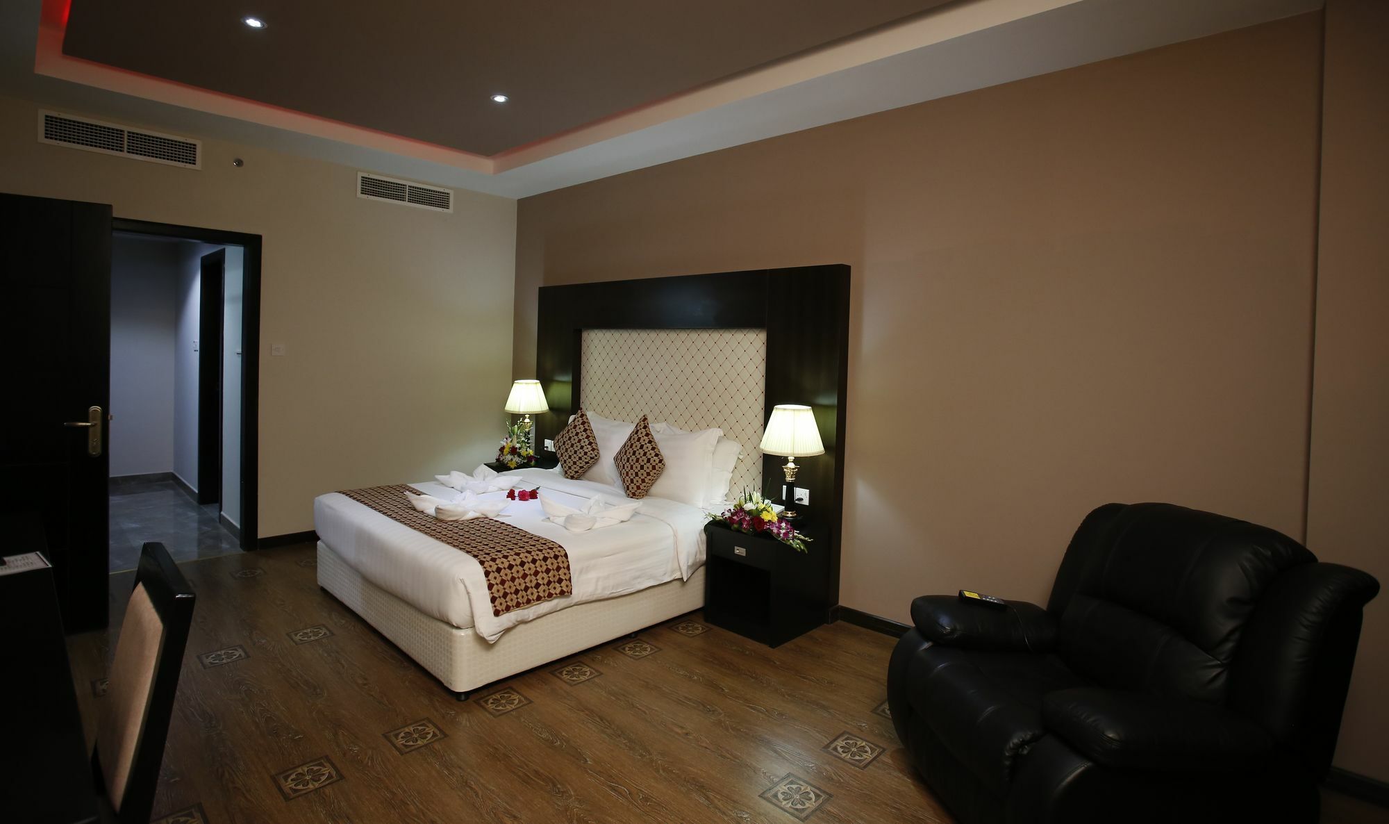 Crystal Palace Hotel Al-Manamah Bagian luar foto